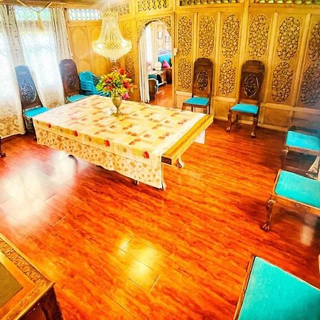 Shabnam Group Of Houseboats Hotel Srinagar  Ngoại thất bức ảnh